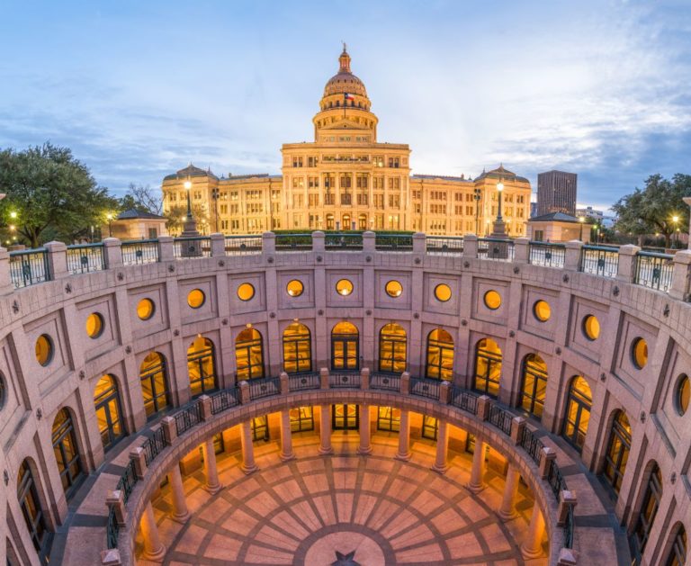 edificio del capitolio del estado de texas PAWGZQP